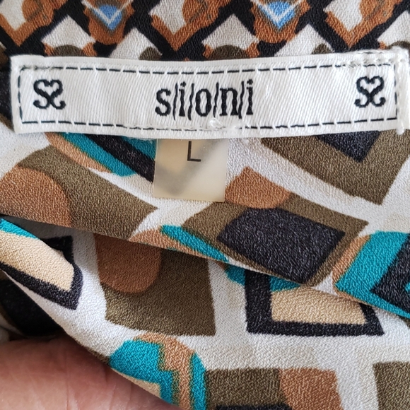 Geometric Multi-color & Design Tunic Blouse, Large - Picture 7 of 8